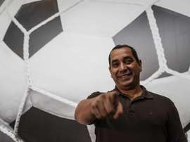 Romário, Maradona, Zidane, Maldini... Zinho repasó sus ídolos. EFE