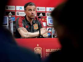 Luis Enrique vê o futebol triste sem a presença do público. EFE