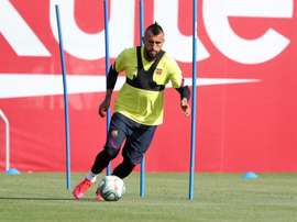 Estigarribia difende Vidal. EFE