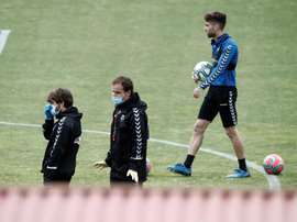 Osasuna hizo ejercicios de fuerza y resistencia. EFE