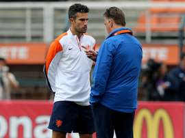 Van Gaal abofeteó a Van Persie. EFE