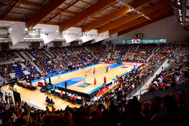 El Govern de las Islas Baleares, el Consell de Mallorca y el Ayuntamiento de Palma han presentado ante la Euroliga una candidatura conjunta para que Palma albergue las finales de las principales competiciones continentales de baloncesto, cuya celebración está prevista el próximo mes de julio. EFE/Atienza/Archivo