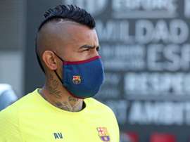 Los jugadores del Barça ya tienen mascarillas azulgranas. EFE