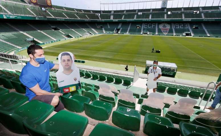 El Elche Se Prepara Para Llenar Las Gradas Del Martinez Valero De Bustos Besoccer