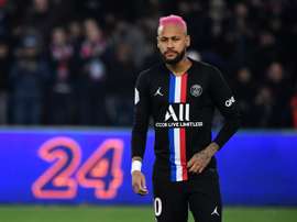 Utilizam os dados de Neymar para pedir auxílio emergencial. EFE
