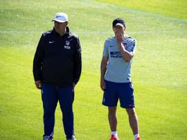 German Burgos (L) will leave Atletico Madrid to become a coach himself. EFE