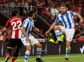 Real Sociedad will appeal Asier Illarramendi's (R) second yellow card. EFE