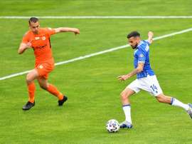 Dani Ramírez, de penalti, salva al Lech Poznan de la derrota. EFE