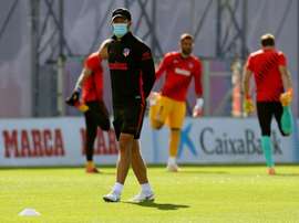 Simeone sigue probando con Carrasco en una sesión sin Vitolo ni Lodi. EFE/Atleti