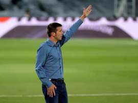 Celades made clear that he is not going to leave Valencia now. EFE