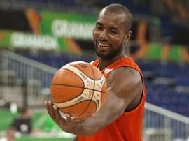 En la imgen un registro del pívot congoleño español de los Raptors de Toronto, Serge Ibaka. EFE/Jorge Zapata/Archivo