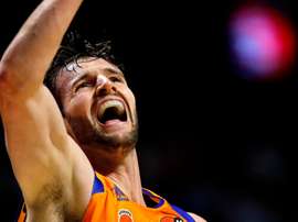 GRAF851. MÁLAGA.15/02/2020.- El alero canadiense de Valencia Basket, Aaron Doornekamp, durante el primero de los dos partidos de semifinales de la Copa del Rey, que disputan esta tarde frente al Real Madrid en el Palacio de Deportes José Mª Martín Carpena, Málaga. EFE/Jorge Zapata.