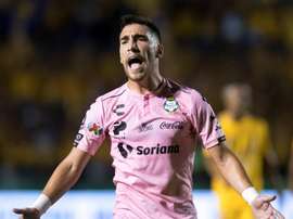Gorriarán dio las gracias a sus compañeros de Santos Laguna. EFE