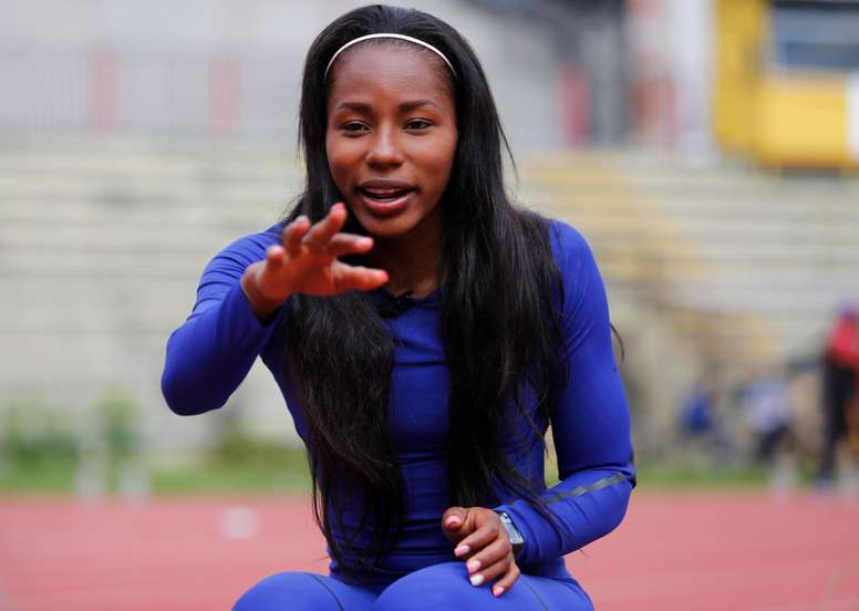 Fotografía de archivo del 7 de marzo de 2018 de la atleta ecuatoriana Ángela Tenorio durante una entrevista con Efe en Quito (Ecuador). EFE/José Jácome/Archivo
