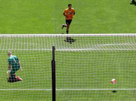 Los Wolves golearon de la mano de Raúl Jiménez. EFE