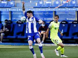 Alavés y Getafe se ven las caras en Mendizorroza. EFE/David Aguilar