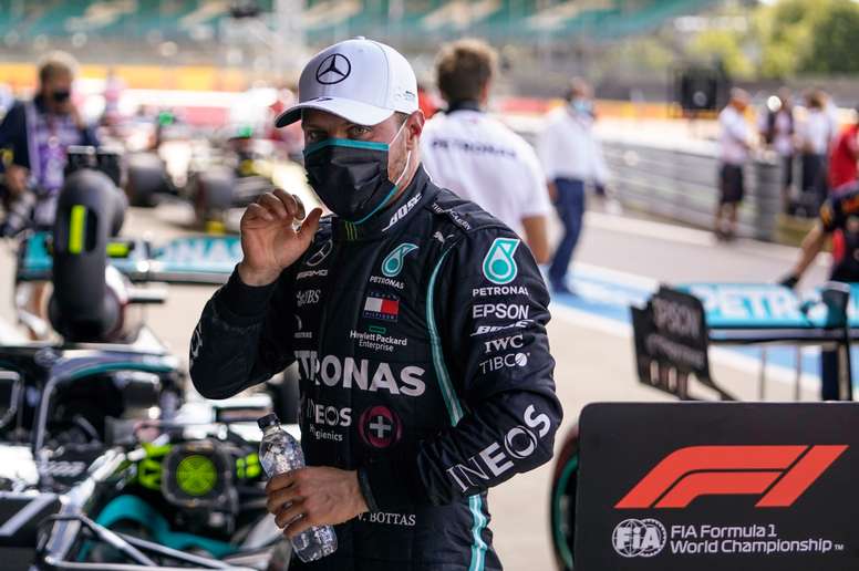 El finlandés Valtteri Bottas (Mercedes), segundo en la sesión de calificación del Gran Premio de Gran Bretaña de Fórmula Uno. EFE/EPA/Will Oliver / Pool