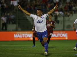 Naciona y Peñarol ya piensan en el 'Clásico'. EFE
