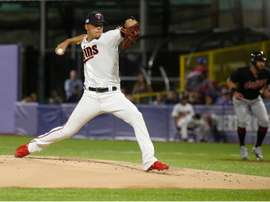 En la imagen un registro de José Berríos, abridor puertorriqueño de Mellizos de Minnesota, quien trabajó seis entradas sólidas permitió cuatro imparables y ponchó a seis bateadores para acreditarse la victoria de su equipo 7-3 sobre los Piratas de Pittsburgh. EFE/Thais Llorca/Archivo