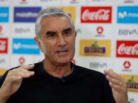 El coronavirus sigue causando estragos en el fútbol. EFE
