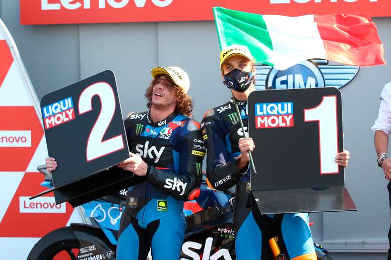 El piloto italiano de Moto2, Luca Marini (SKY Racing Team VR46) celebraba su victoria en la carrera de esta categoría del Gran Premio Red Bull de España, disputado en el Circuito de Jerez-Ángel Nieto, el pasado 19 de julio. EFE/Román Ríos/Archivo