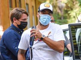Suárez está buscando nuevo equipo para abandonar el Barça. EFE/EPA