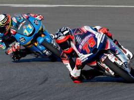 El piloto español de Moto3 Albert Arenas (Gaviota Aspar Team Moto3), seguido del también español Sergio García (Estrella Galicia 0,0). EFE/ Román Ríos/Archivo