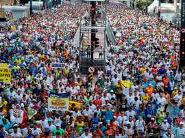 En la imagen. atletas participan en la edición de 2019 de la Carrera Internacional de San Silvestre, en Sao Paulo (Brasil). EFE/Sebastiao Moreira/Archivo
