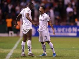 Liga aprovecha el regalo de IdV y Barcelona. EFE