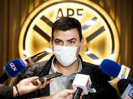 Le acusan de manipulación de partidos y falta de cooperación. EFE