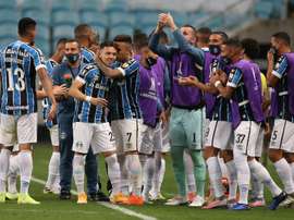 Gremio venció 0-2 en su visita a Guaraní. EFE