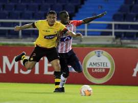 Junior se complica la vida ante el eliminado Barcelona. EFE