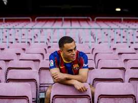 Dest, interrogé sur ses débuts au Barça. EFE
