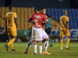Lezcano afea la racha inmaculada de Tigres. EFE/Miguel Sierra