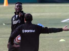 Balotelli sigue buscando equipo mientras entrena con un Cuarta. EFE