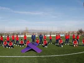 La Selección se 'viste' de morado contra la violencia de género. EFE