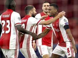 El Ajax cumple y sueña. EFE