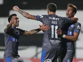 Universidad Católica ganó en Uruguay. EFE