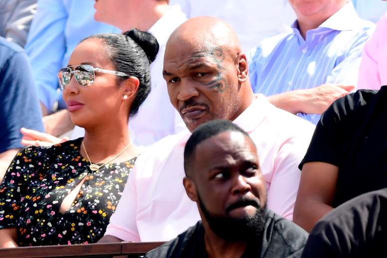 El boxeador estadounidense Mike Tyson volverá a los cuadriláteros este sábado 28 de noviembre en un combate de exhibición contra su compatriota Roy Jones Jr. en el Staples Center de Los Ángeles (EEUU). EFE/CAROLINE BLUMBERG/Archivo