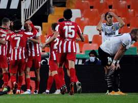 Un Atlético imparable, un Sevilla al alza y un Madrid más que irregular. EFE