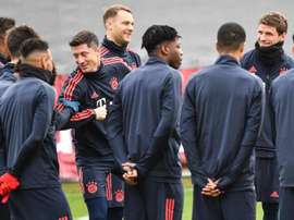 Neuer elogia Lewandowski. EFE