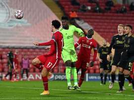 Onana le regala el primer puesto a Klopp. EFE/Paul Ellis