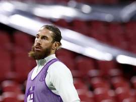 Sergio Ramos vive momento de definição de seu futuro. EFE/EPA/KOEN VAN WEEL
