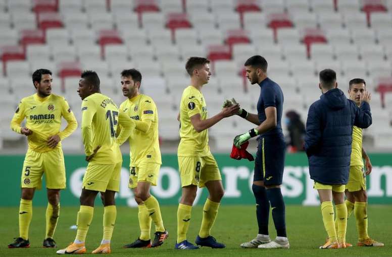 El Villarreal quería haber vuelto a España el jueves, pero tuvo que dejarlo para el viernes. EFE