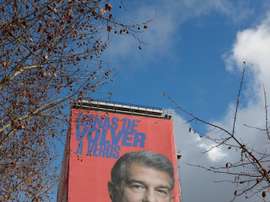 Laporta dit adieu à son affiche près du Bernabéu. AFP
