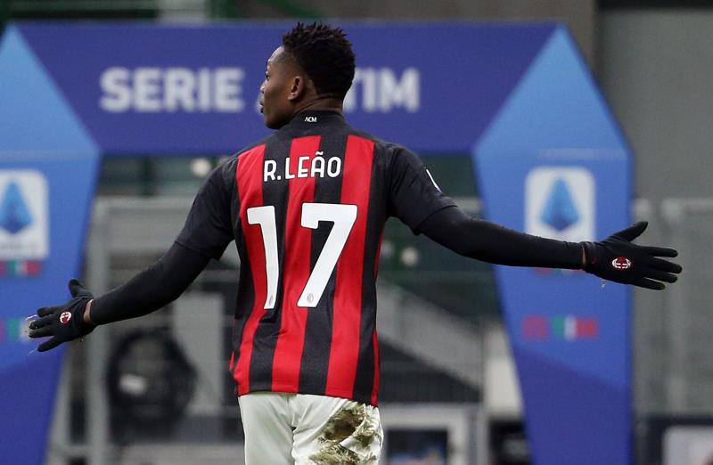 Torino: Ibrahimovic et Sirigu se chambrent lors d'AC Milan Torino: Ibrahimovic et Sirigu se chambrent lors d'AC Milan