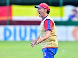 Pedro Troglio ganó su segundo torneo con Olimpia. EFE/Archivo