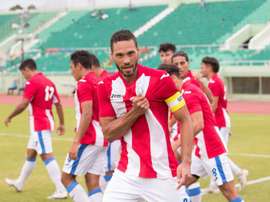 Rivera frustra el debut de Passy. EFE