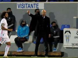 Zinedine Zidane will not be sacked before the summer. EFE