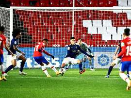 Choque desigual entre Osasuna y Granada. EFE